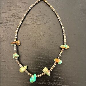 Vintage American Indian turquoise and shell bead chocker.